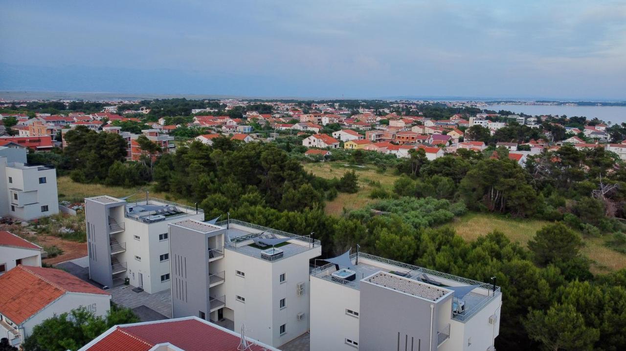 Number One Apartments Vir Luaran gambar