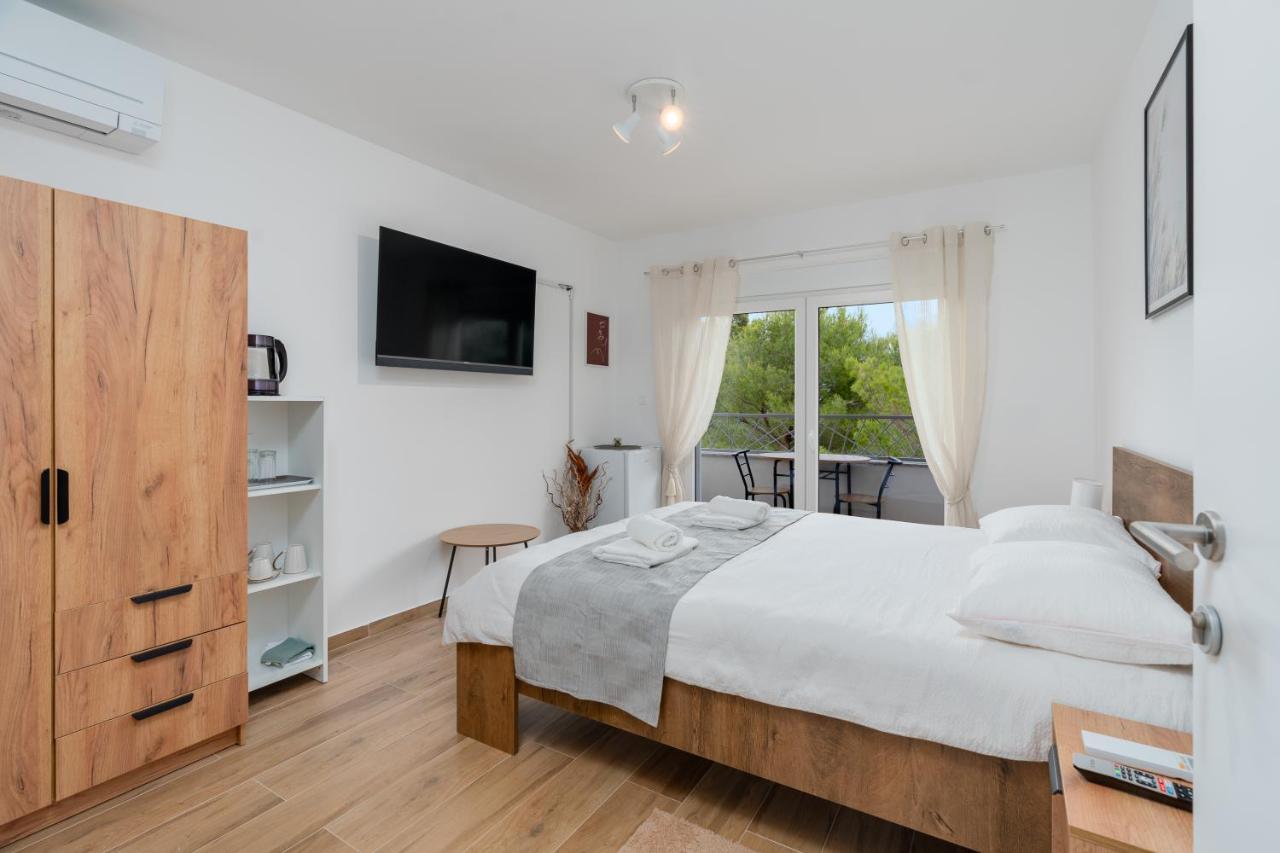 Number One Apartments Vir Luaran gambar