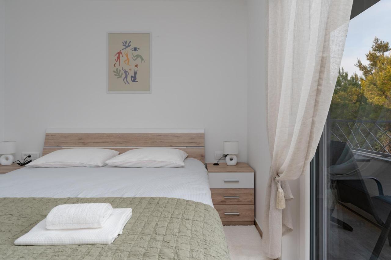 Number One Apartments Vir Luaran gambar