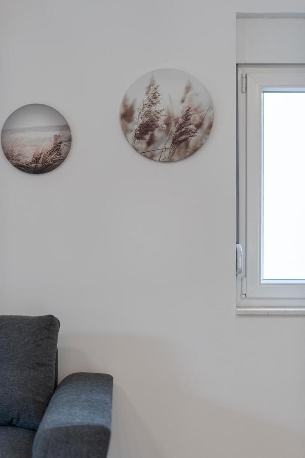 Number One Apartments Vir Luaran gambar