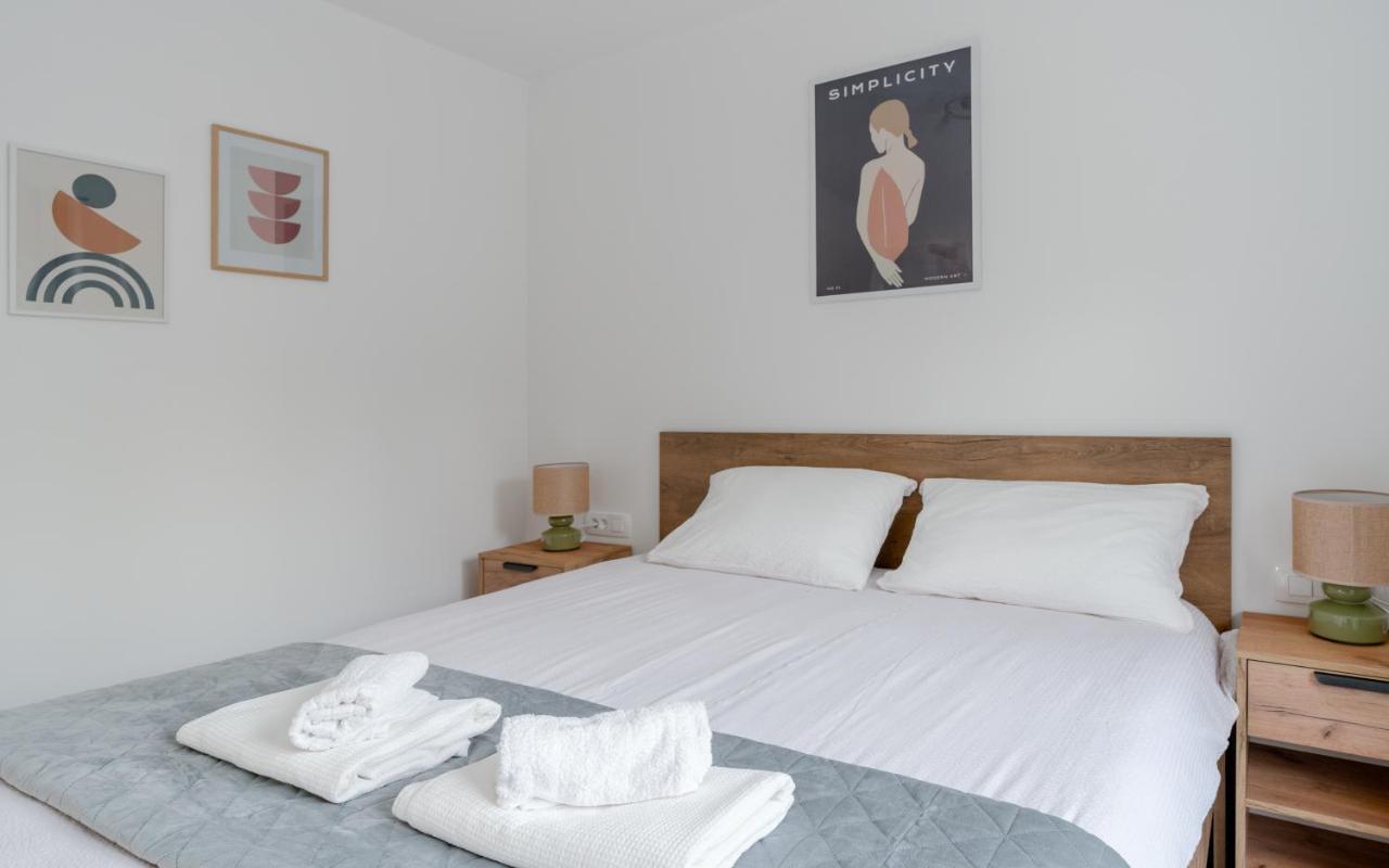 Number One Apartments Vir Luaran gambar